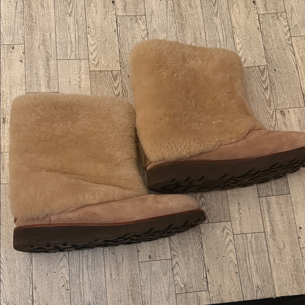 UGG Shearling Boots - Picture 2 of 6